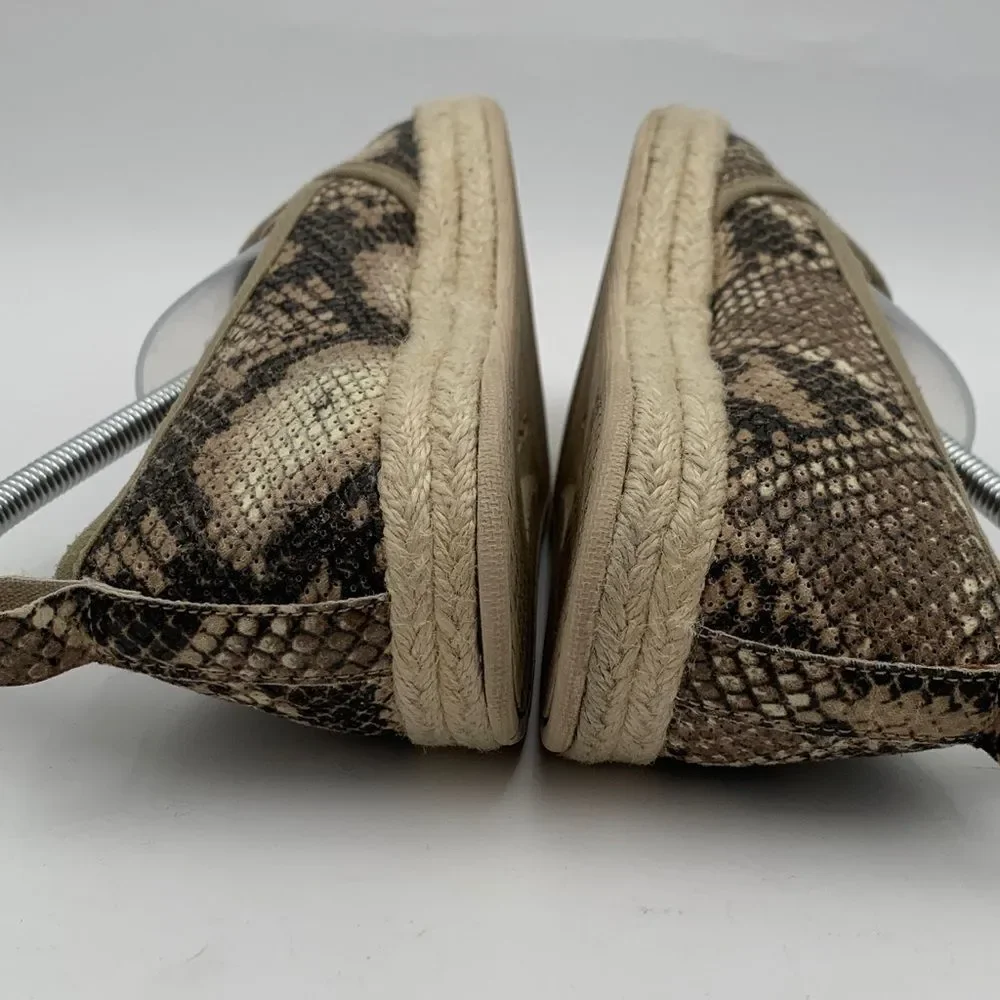 Clarks Snakeskin Espadrille Flats Size 8 Slip On Comfort Neutral Python Print